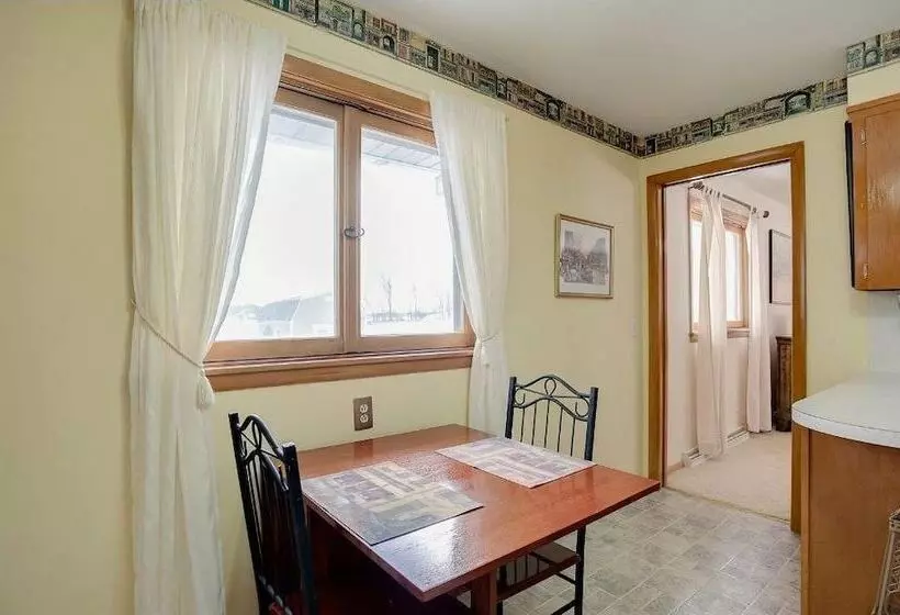 3 Bedroom Lakefront House