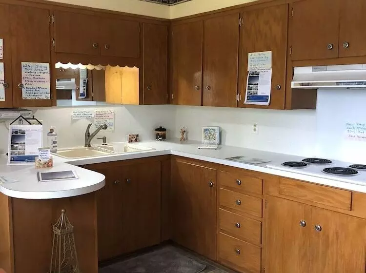3 Bedroom Lakefront House