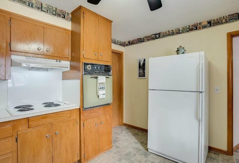 3 Bedroom Lakefront House