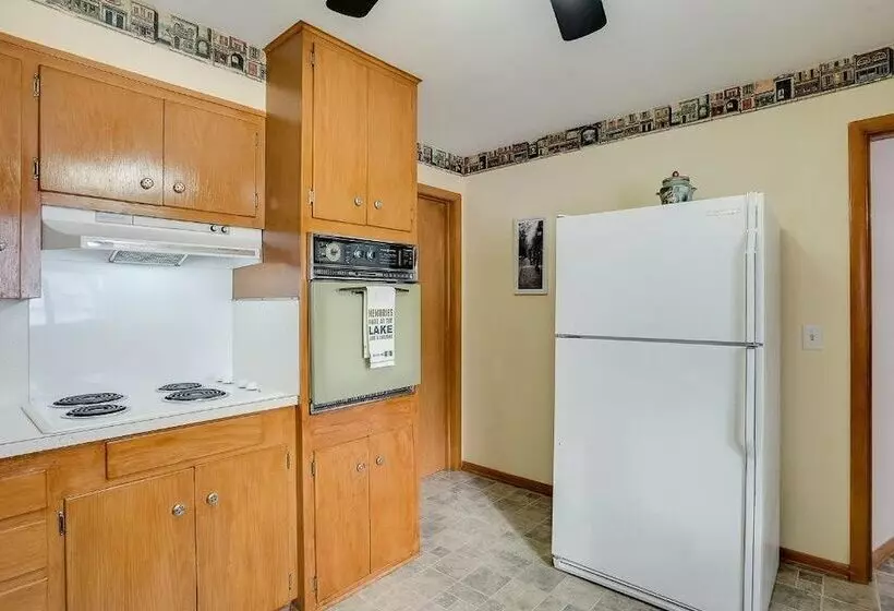 3 Bedroom Lakefront House