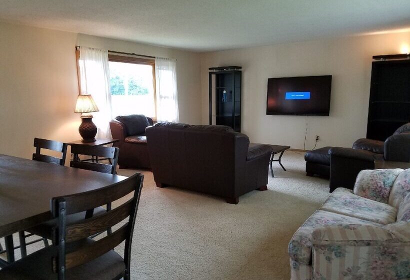 3 Bedroom Lakefront House