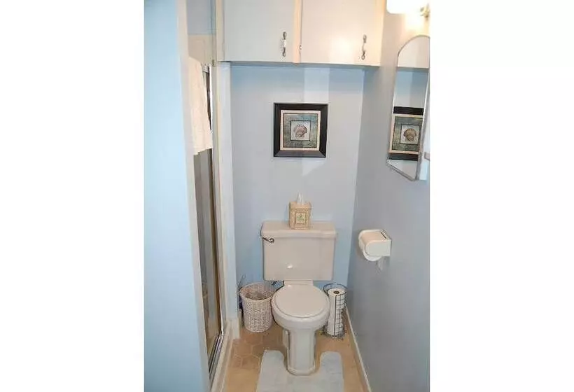3 Bedroom Lakefront House
