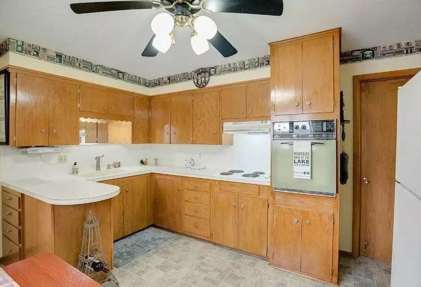 3 Bedroom Lakefront House