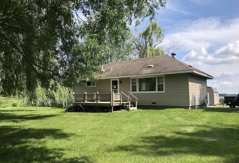 3 Bedroom Lakefront House