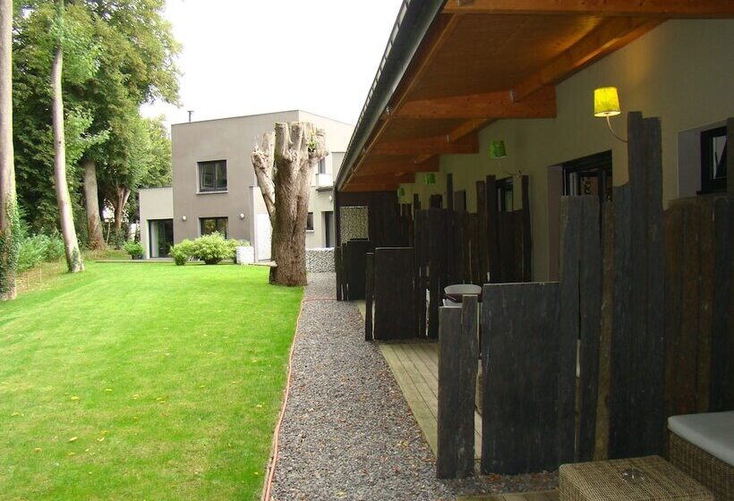 تختخواب و صبحانه Le Parc Du Château