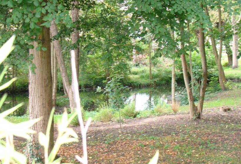 تختخواب و صبحانه Le Parc Du Château