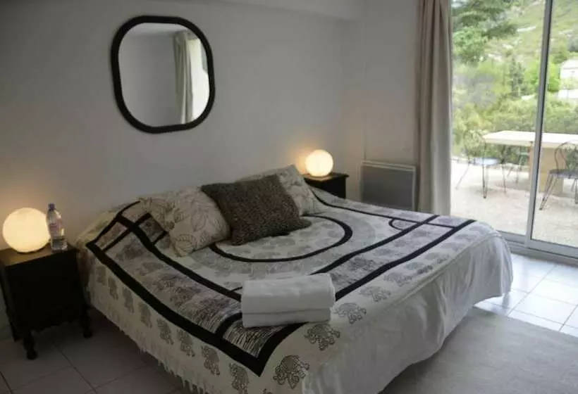 ベッドアンドブレックファースト L’éléphant De Vaugines