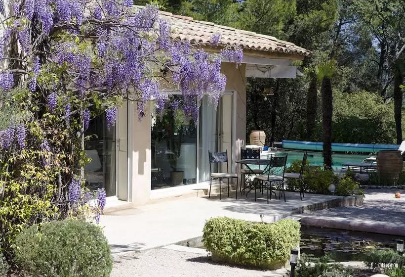 ベッドアンドブレックファースト L’éléphant De Vaugines