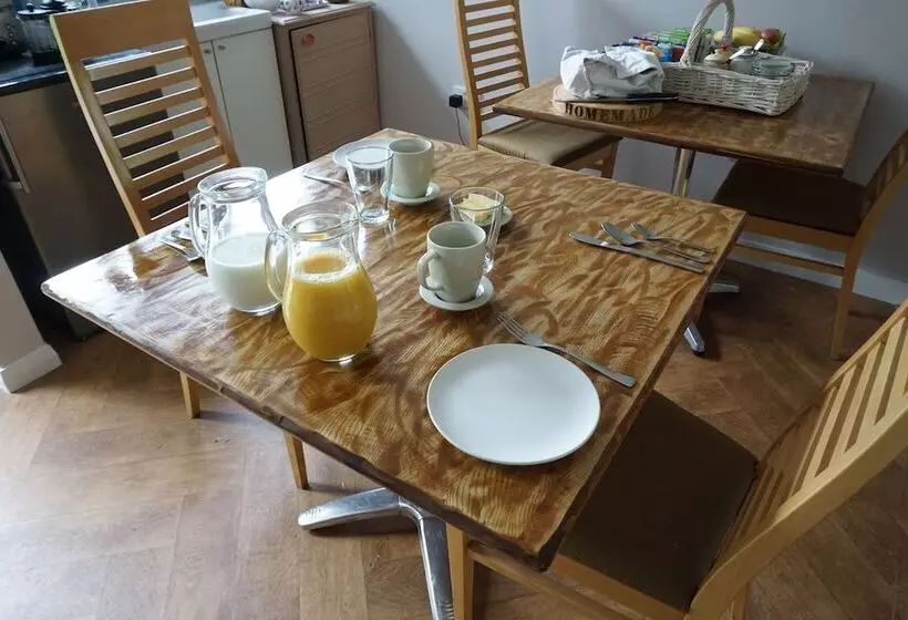 ベッドアンドブレックファースト Mosswood