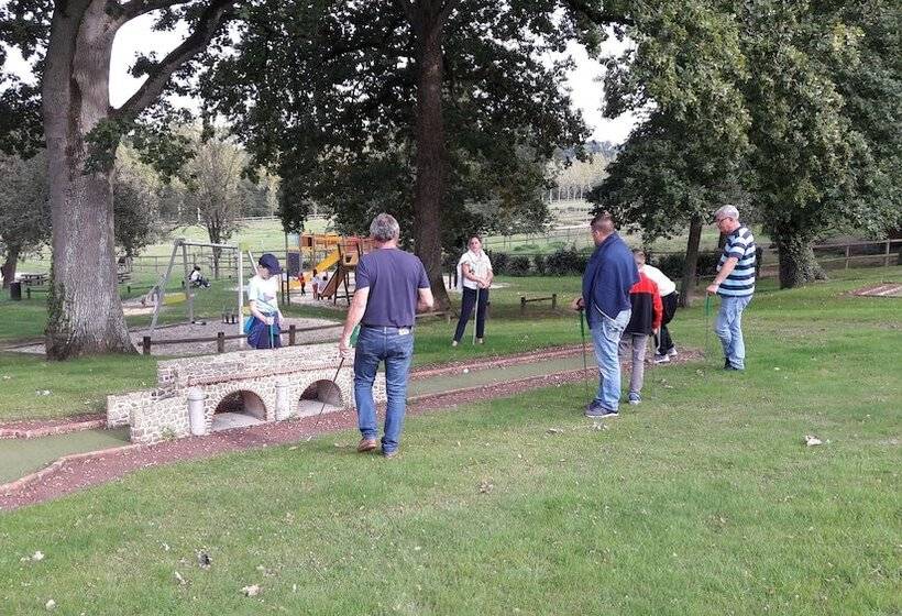 فندق Camping Le Parc De Vaux