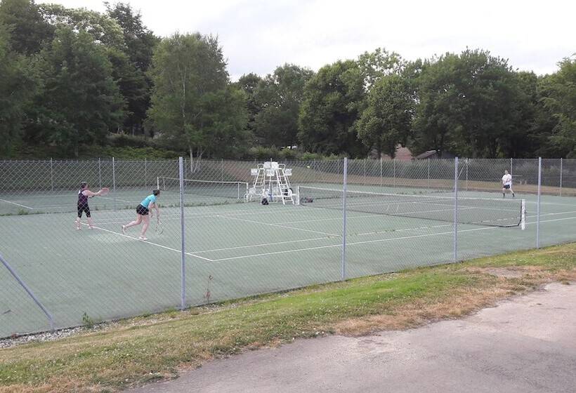 فندق Camping Le Parc De Vaux