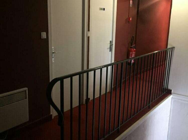 Отель Hôtel Le Saint Georges