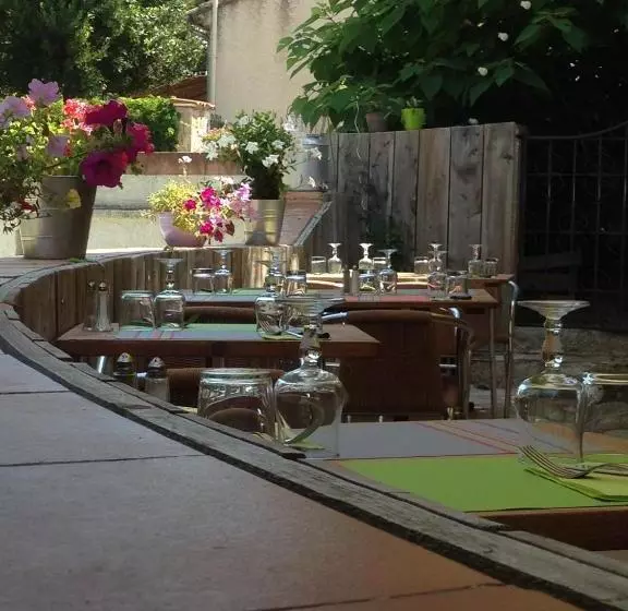 ホテル Lou Cigaloun