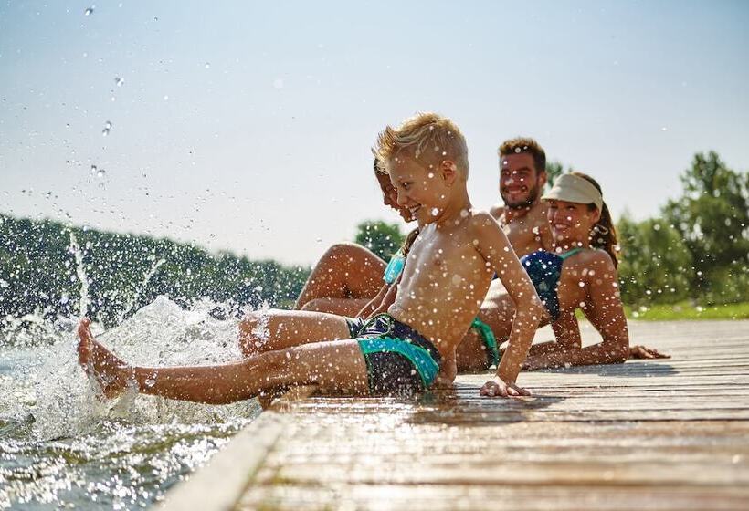 هتل Tingsryd Resort