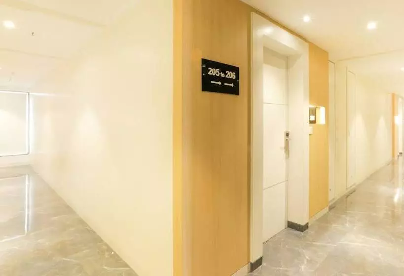 Hotelli Treebo Select Gopalas Residency