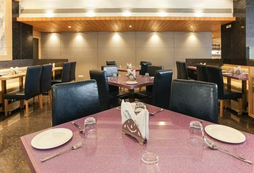 Hotelli Treebo Select Gopalas Residency