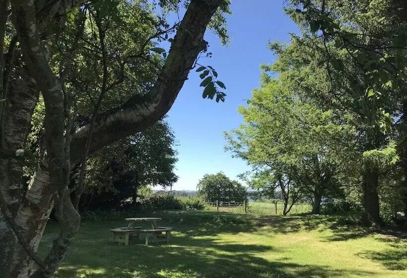 Mauldslie Hill Cottage