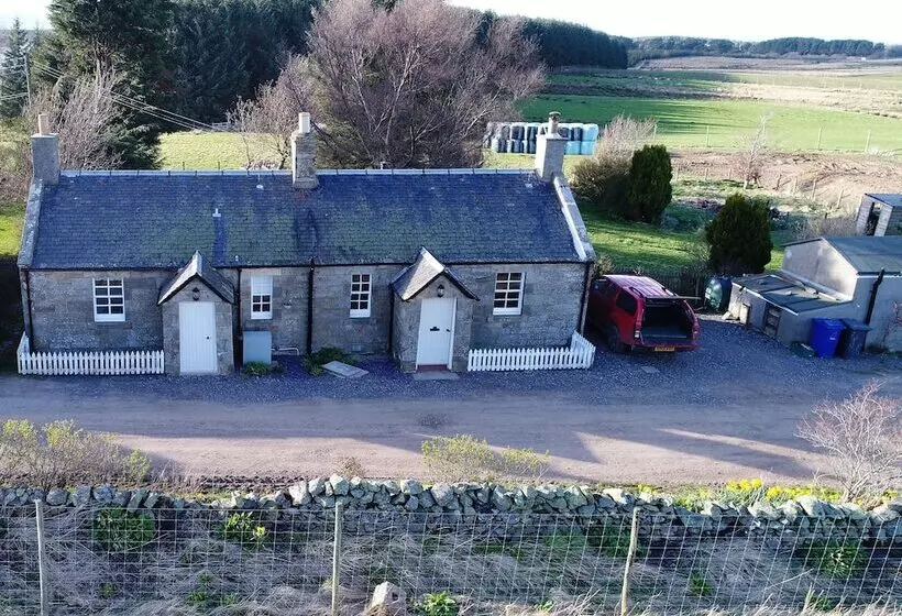 Mauldslie Hill Cottage