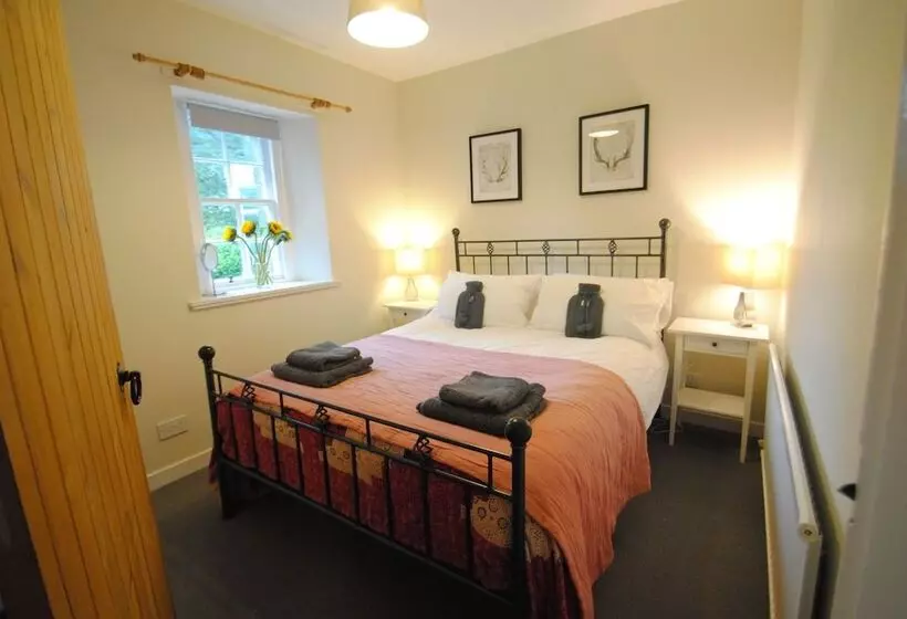 Mauldslie Hill Cottage