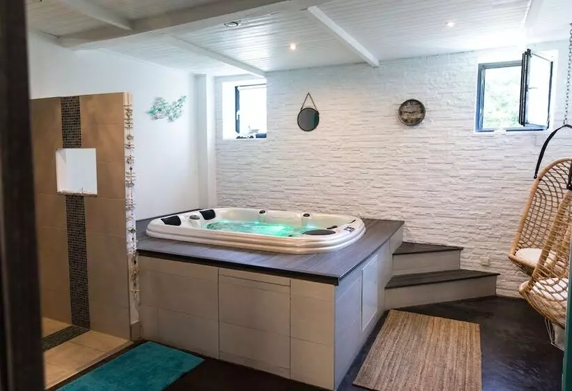 Majatalo A La Ferme City Break & Spa