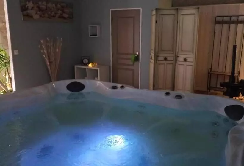 ペンション Gites Et Chambres Des Coteaux