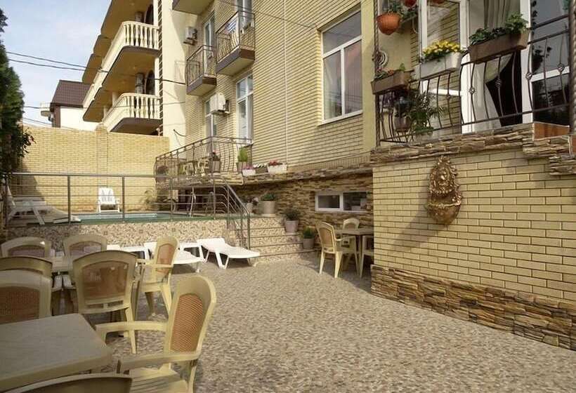 פנסיון Guest House Amur