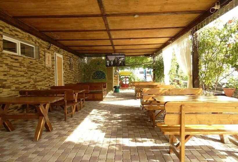 פנסיון Guest House Amur