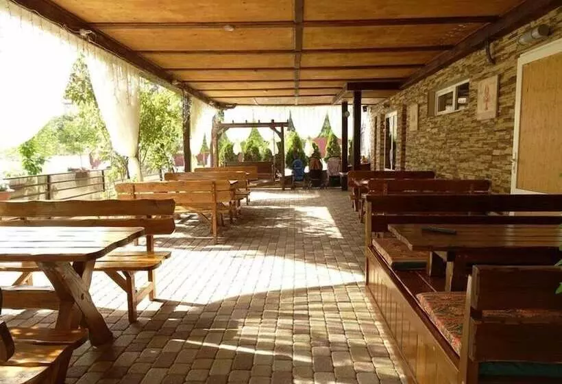 Majatalo Guest House Amur