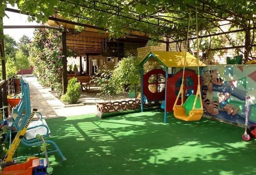 פנסיון Guest House Amur