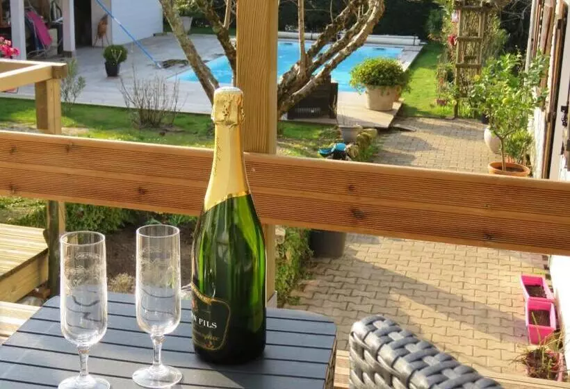 Majatalo Les Arums De Fondeminjean