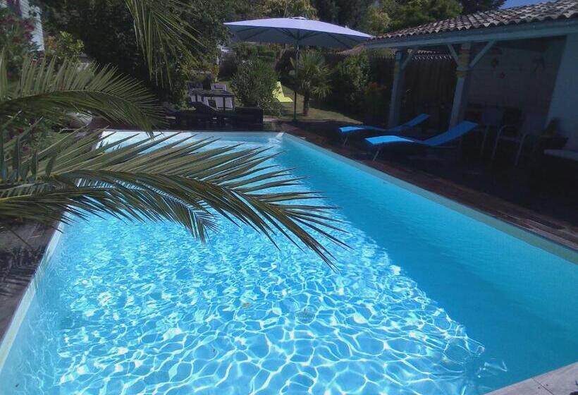 بنسيون Les Arums De Fondeminjean