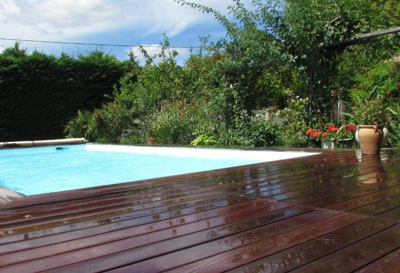 بنسيون Les Arums De Fondeminjean