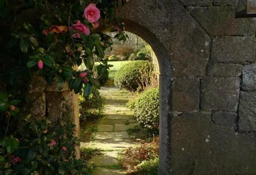 Majatalo Manoir De Kerguéréon