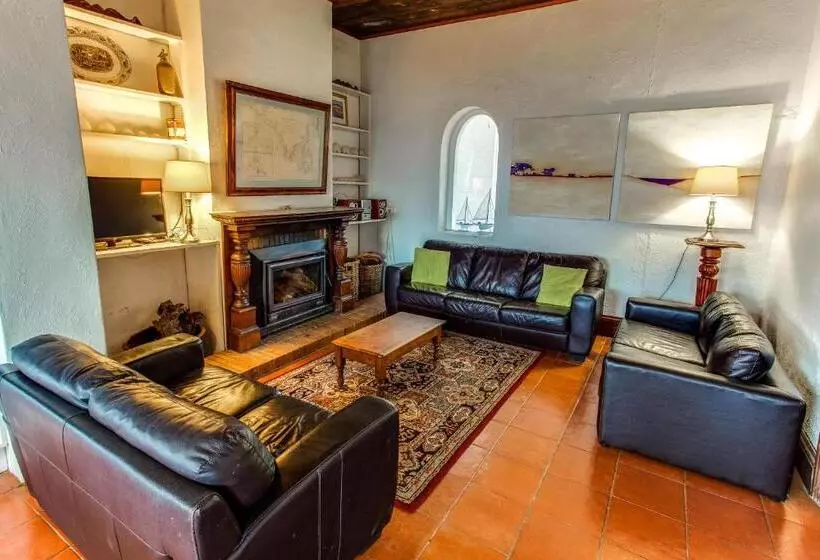 Antechamber Bay Retreats