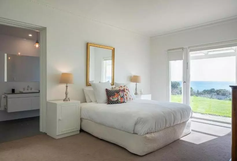 Antechamber Bay Retreats