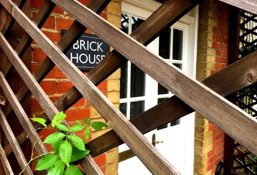צימר Brick House Cheriton