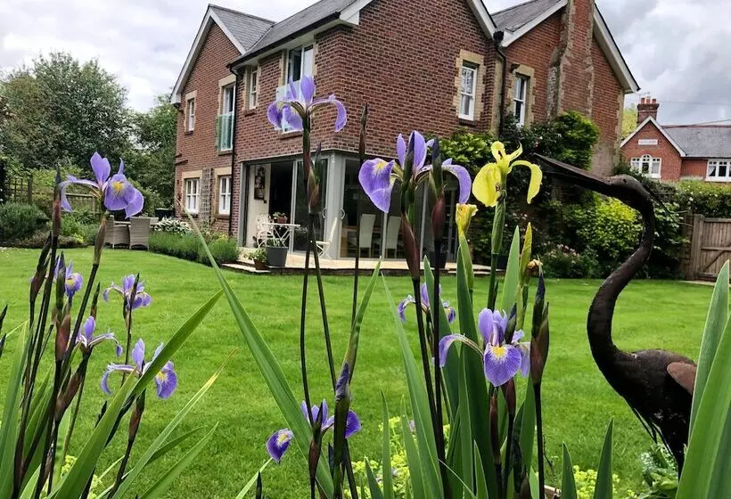 ベッドアンドブレックファースト Brick House Cheriton