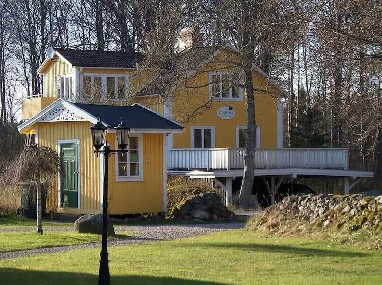 ホテル & Pensionat Björkelund