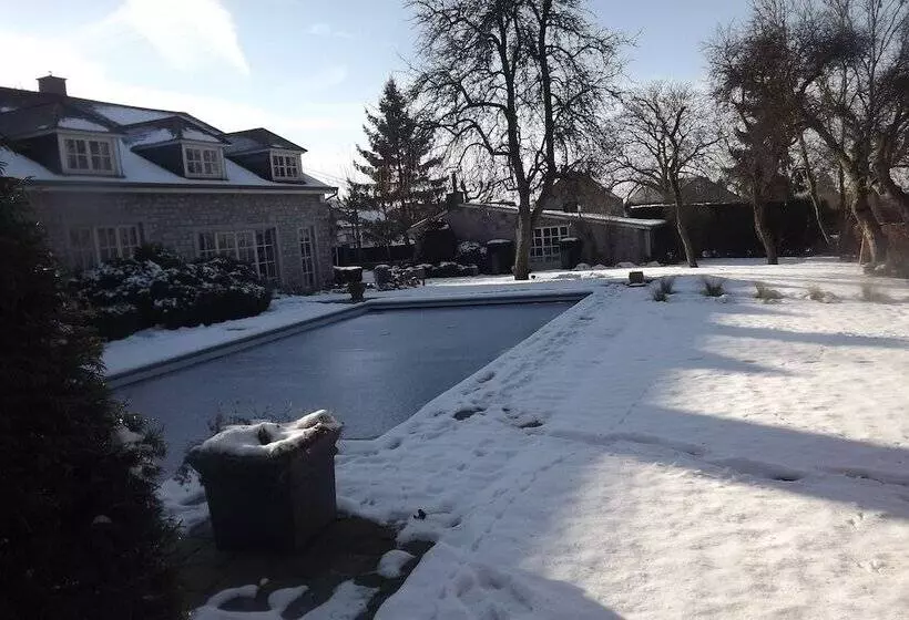 ペンション B&b La Buissonniere