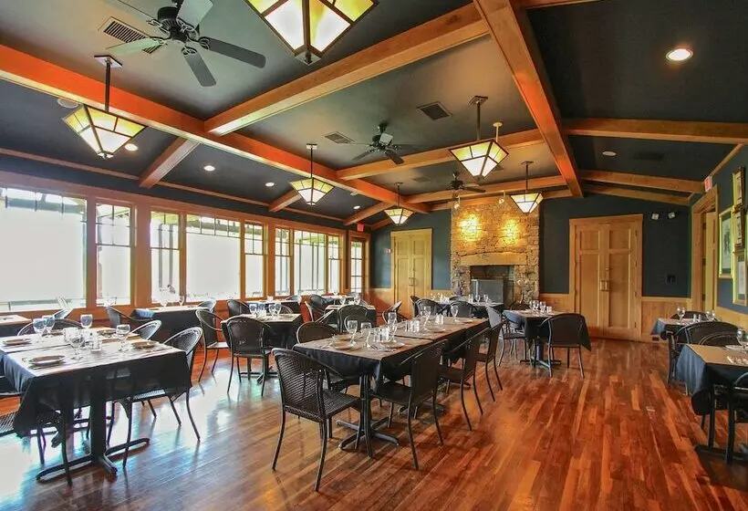 Отель Nantahala Village