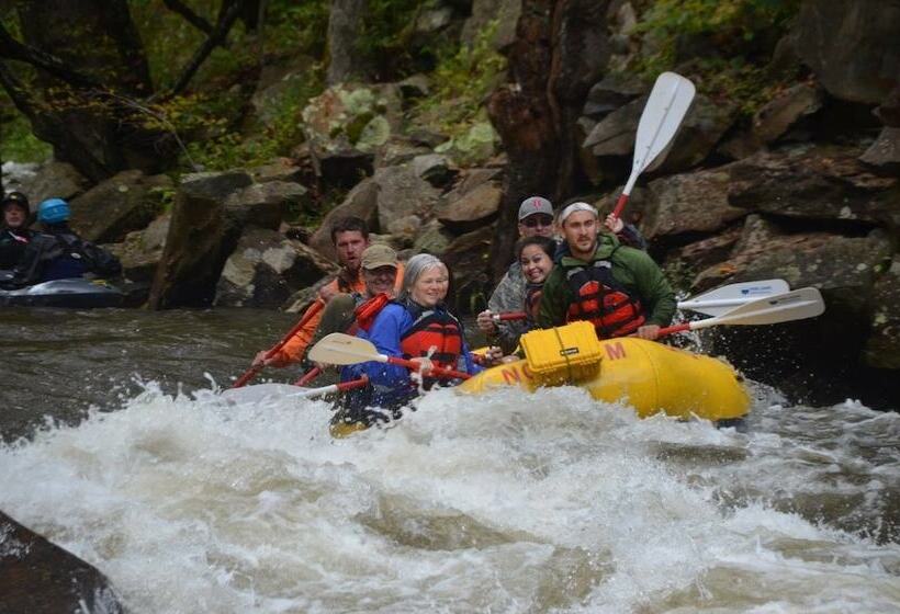 Отель Nantahala Village
