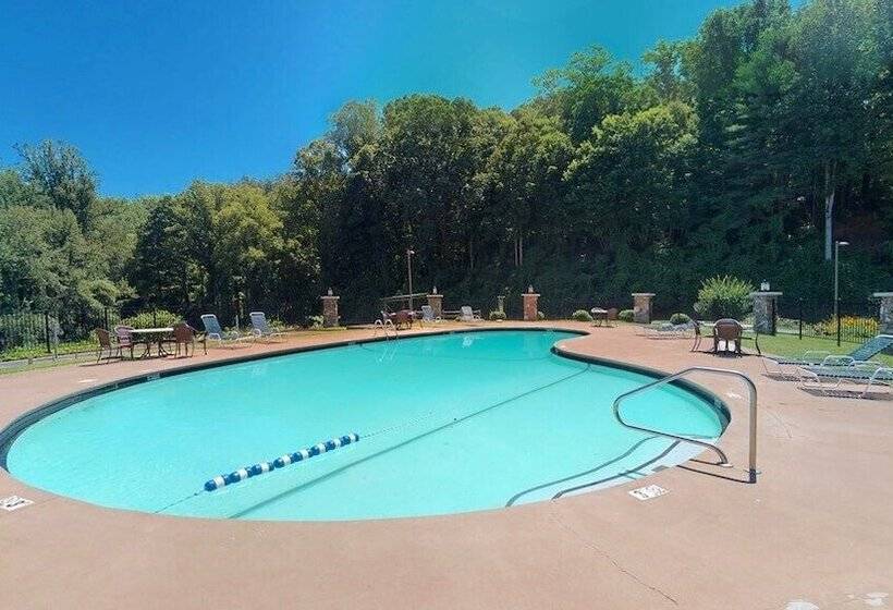 Отель Nantahala Village