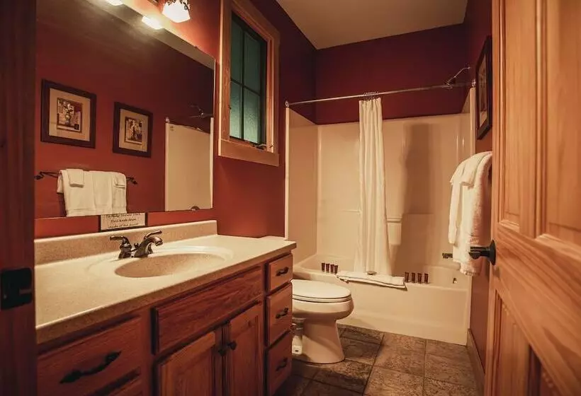 Отель Nantahala Village