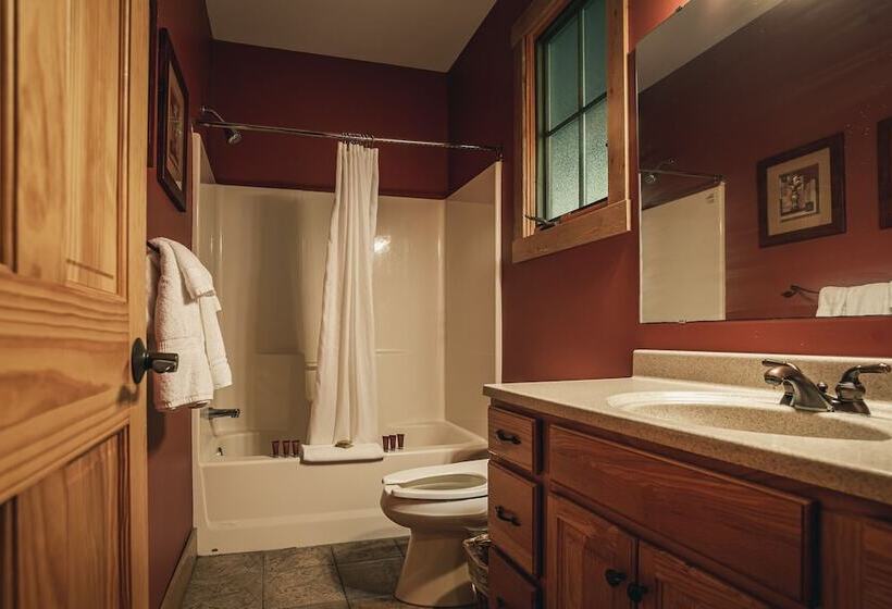 Отель Nantahala Village