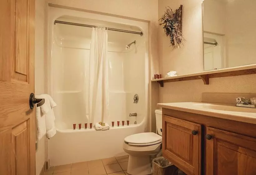 Отель Nantahala Village