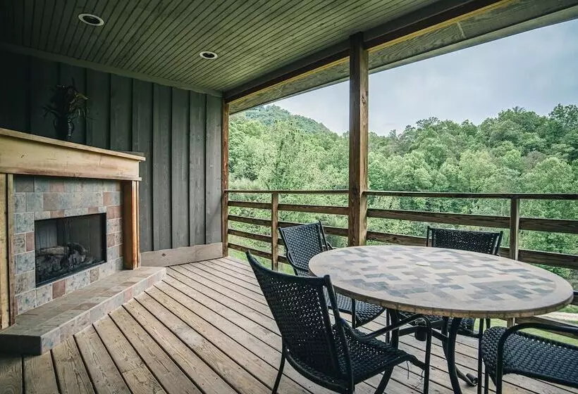 Отель Nantahala Village