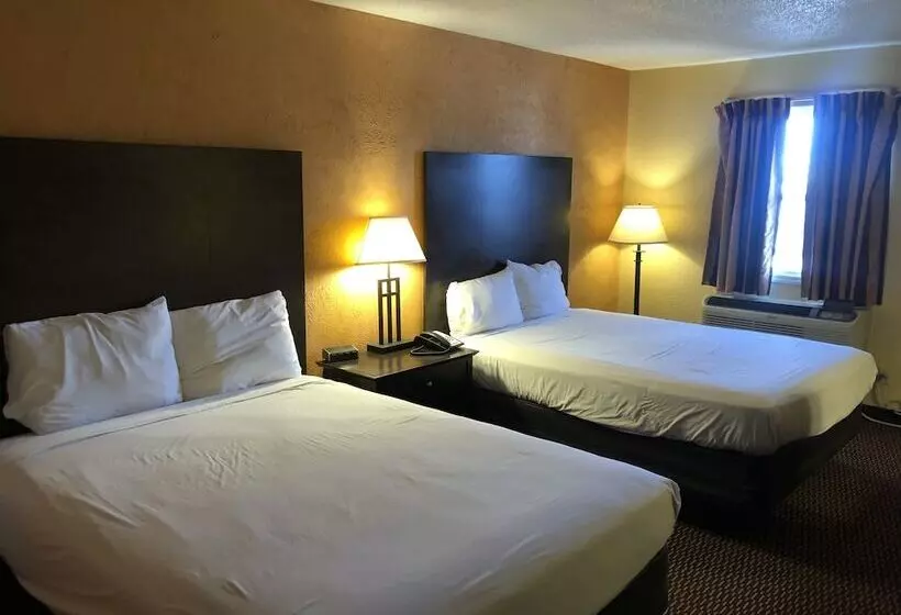 Отель Nendels Inn & Suites Dodge City Airport