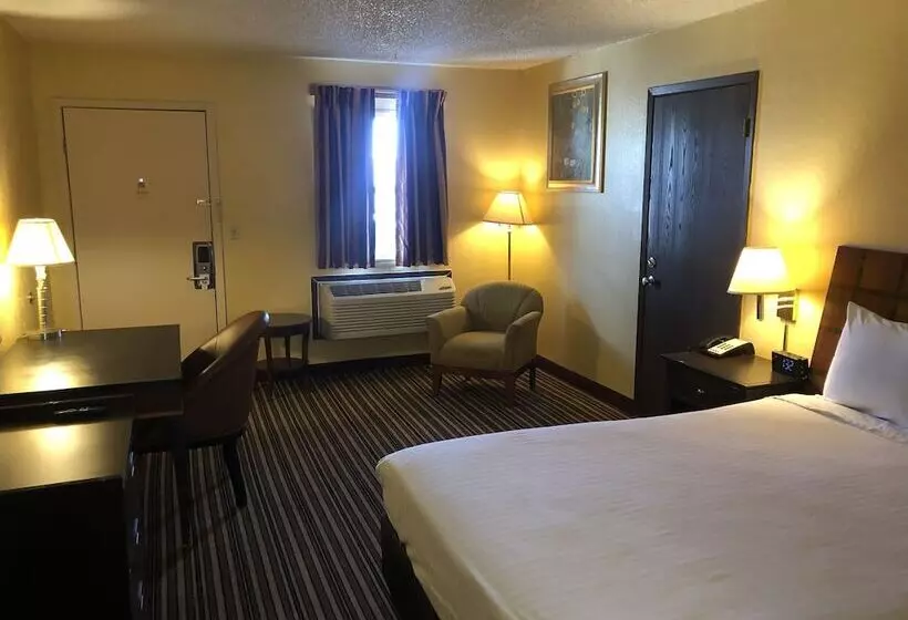 Отель Nendels Inn & Suites Dodge City Airport