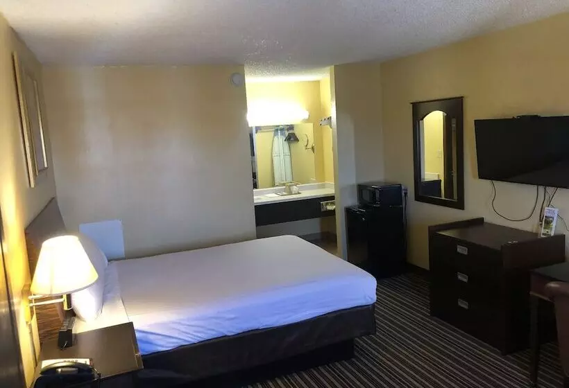 Отель Nendels Inn & Suites Dodge City Airport