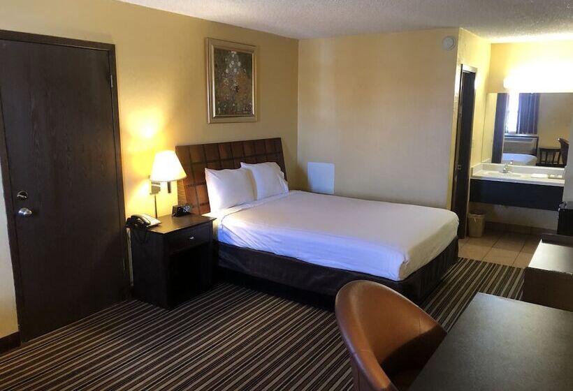 בית מלון כפרי Nendels Inn & Suites Dodge City Airport